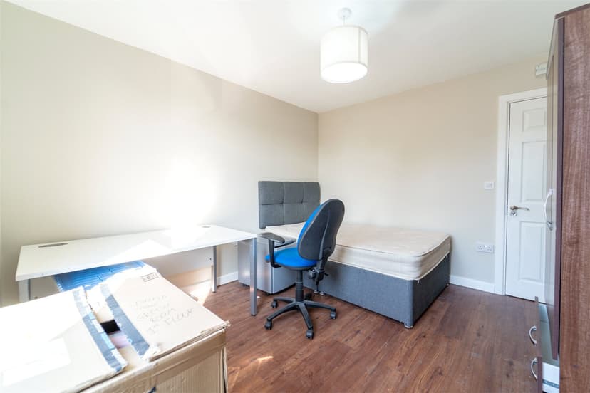 6, Luton Road - Image 18