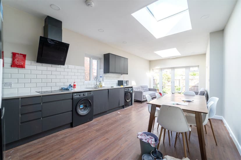 6, Luton Road - Image 17