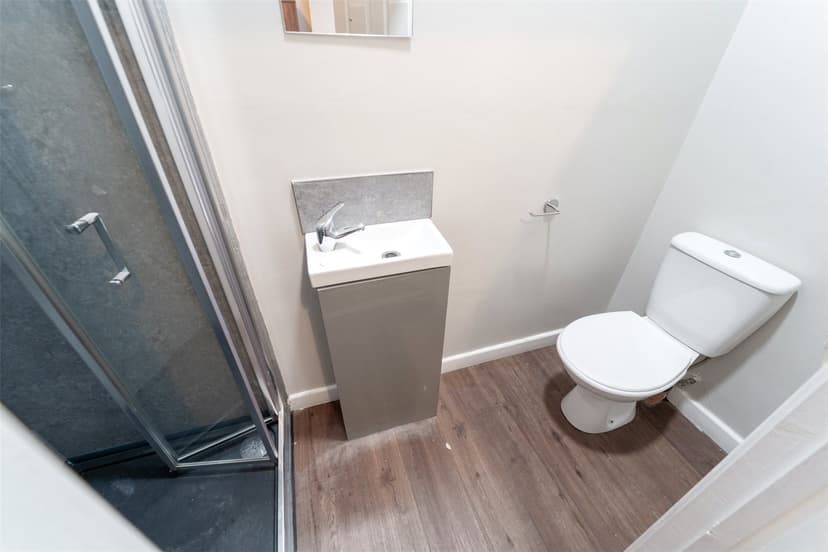 6, Luton Road - Image 9