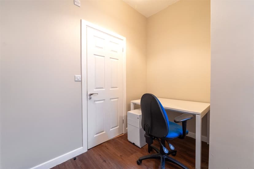 6, Luton Road - Image 7