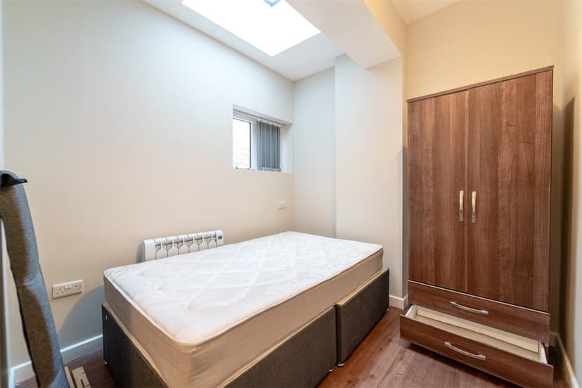 6, Luton Road - Image 6