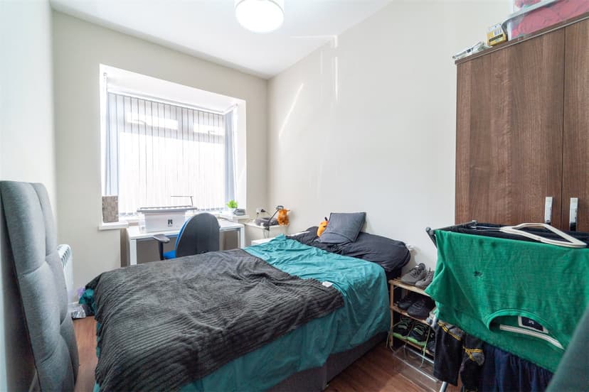 6, Luton Road - Image 4