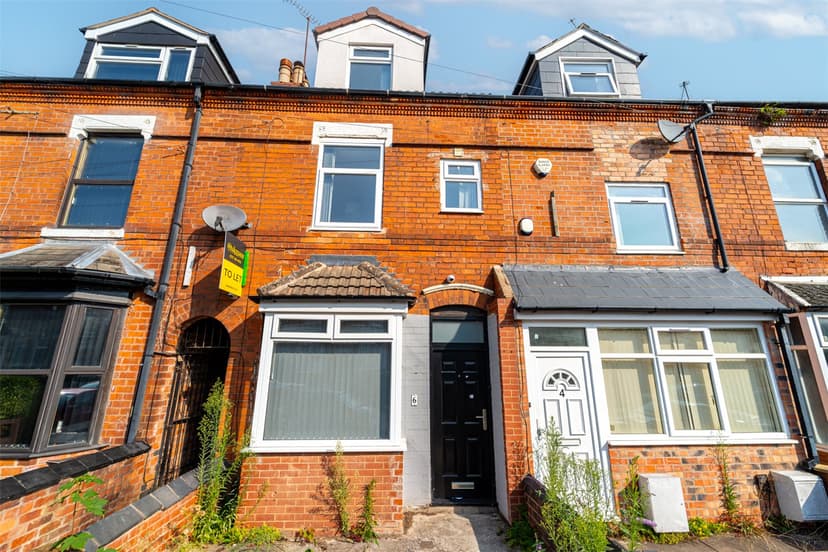 6, Luton Road - Image 1