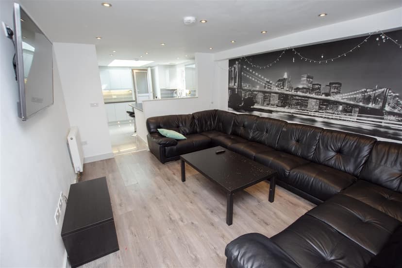 299, Tiverton Road - Image 13