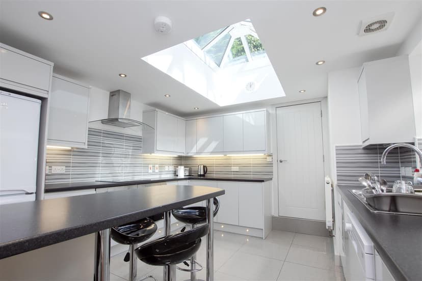 299, Tiverton Road - Image 12