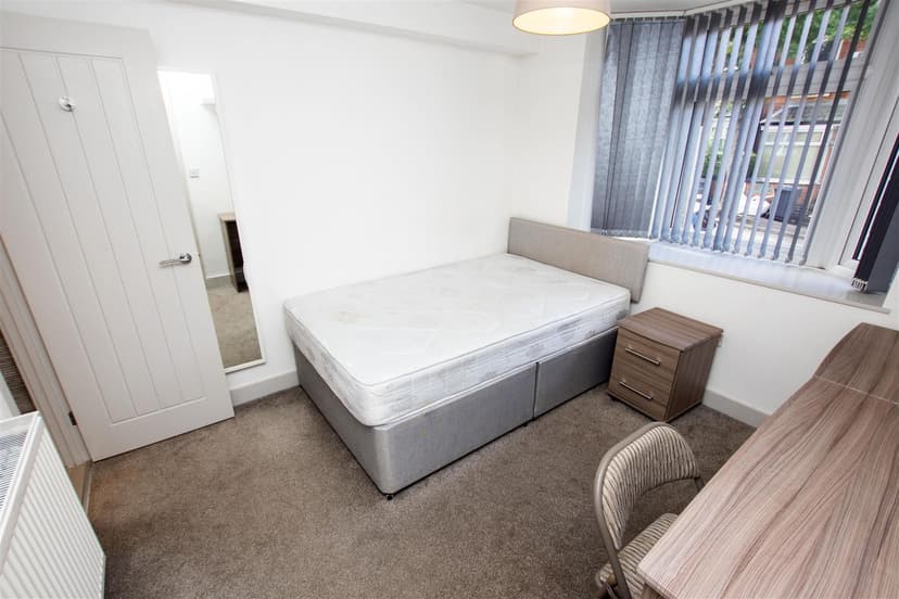 299, Tiverton Road - Image 4