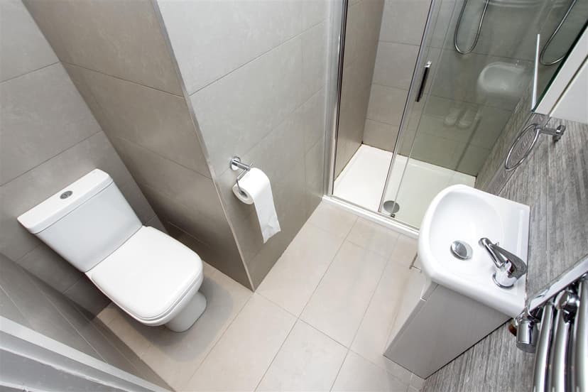 299, Tiverton Road - Image 3