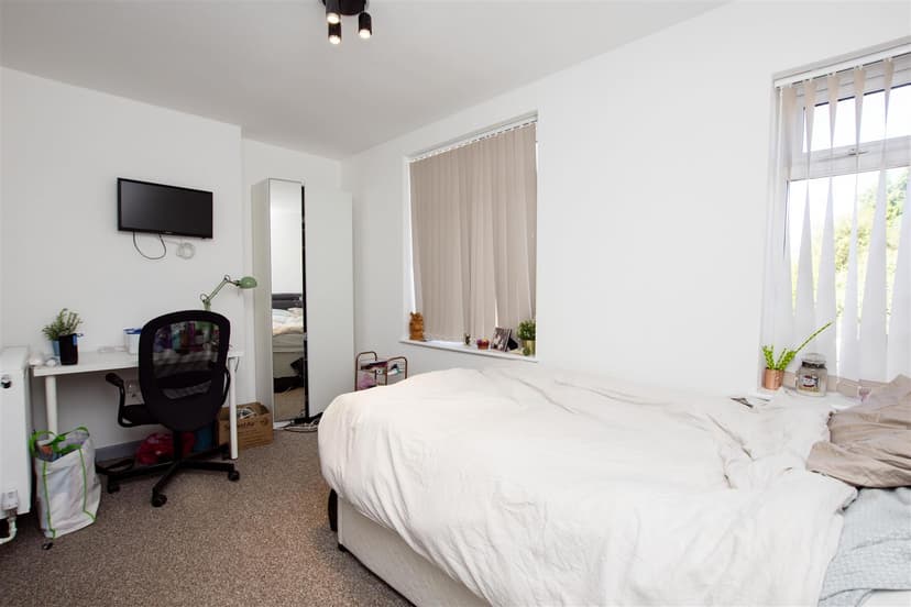 1, Coronation Road - Image 10