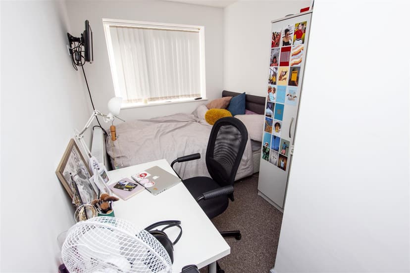 1, Coronation Road - Image 8