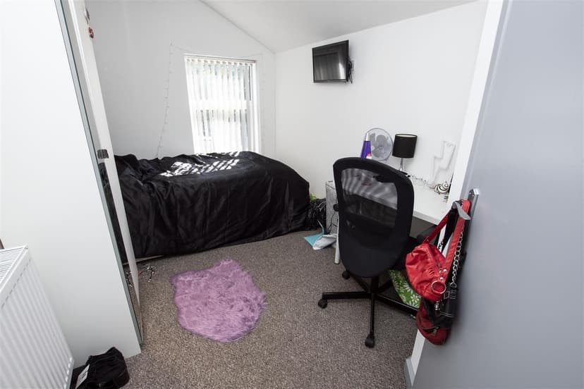 1, Coronation Road - Image 7