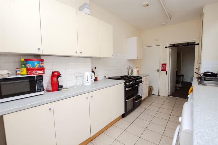 134, Raddlebarn Road - Image 12