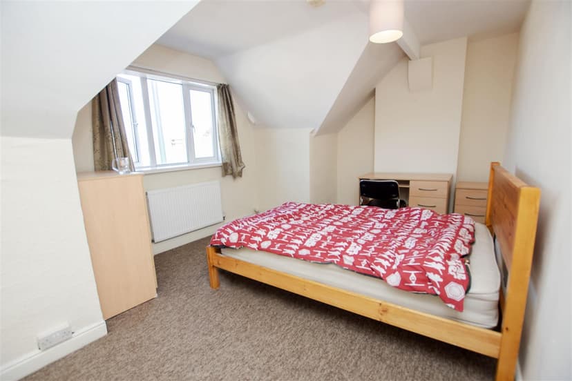 134, Raddlebarn Road - Image 8