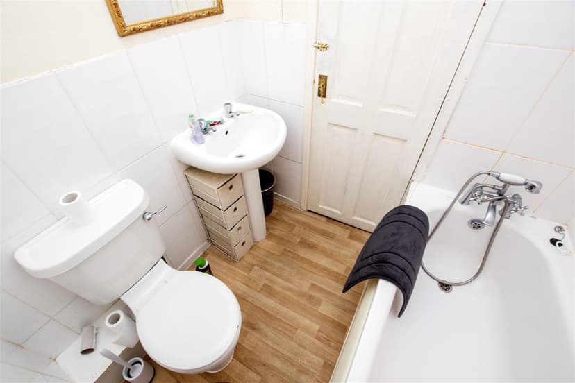 134, Raddlebarn Road - Image 2