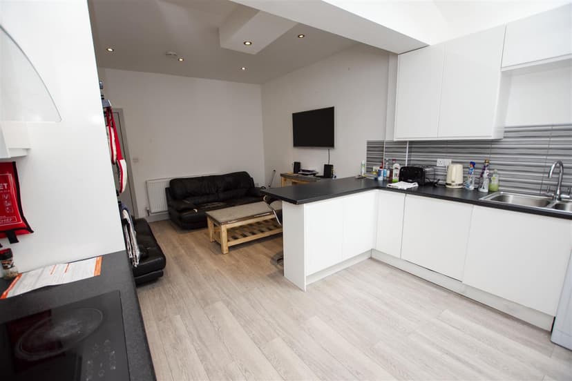 68, Exeter Road - Image 11