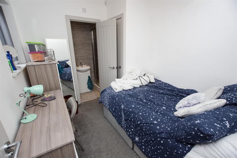 68, Exeter Road - Image 5