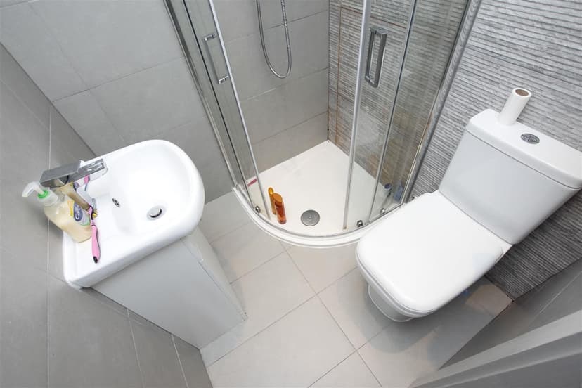 68, Exeter Road - Image 1