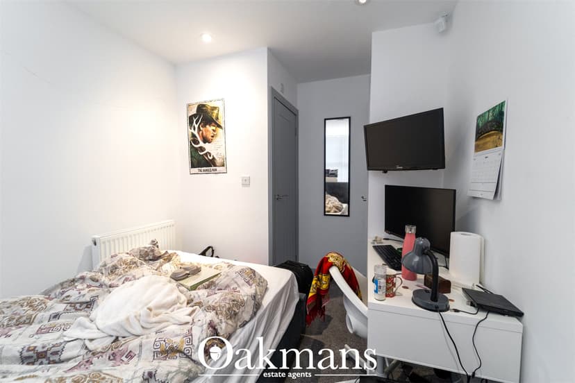 24, North Road - Image 19