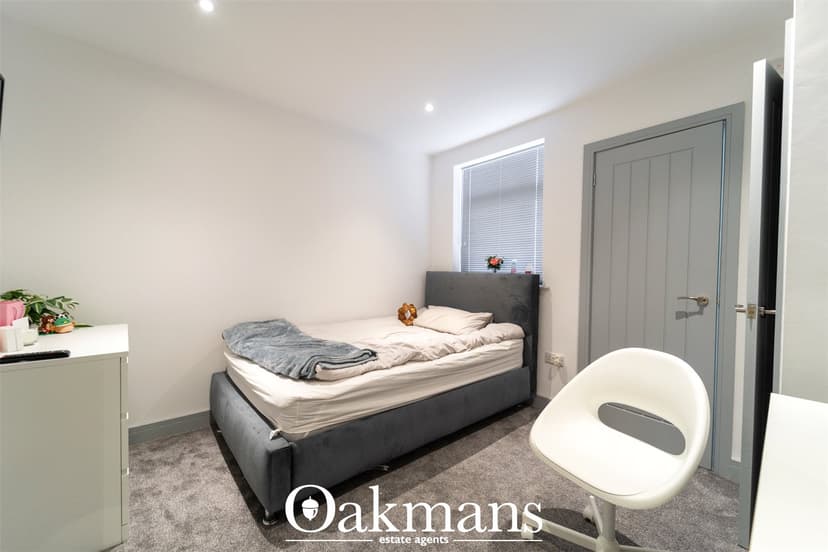 24, North Road - Image 10