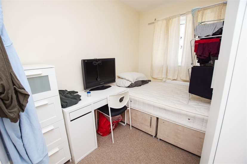 112, Heeley Road - Image 10