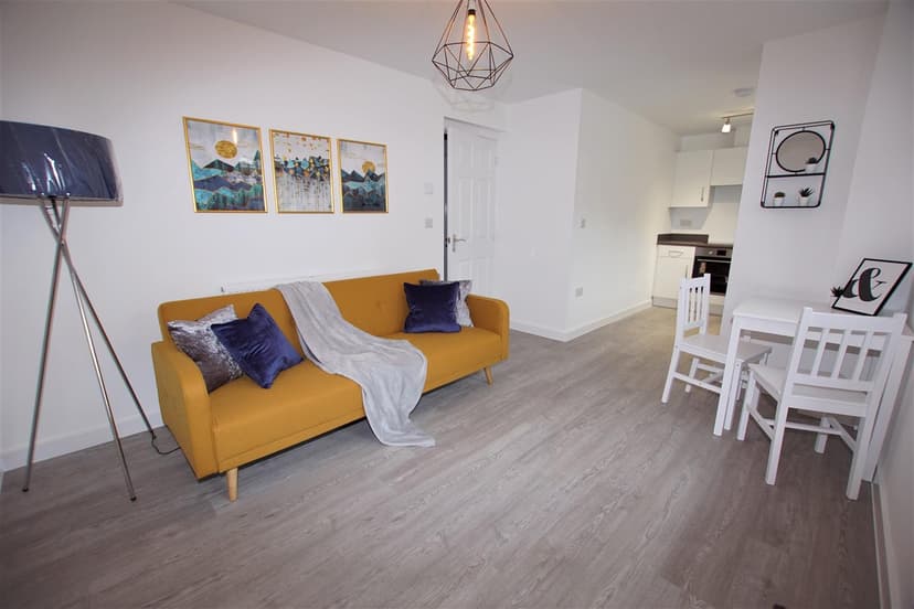 Flat 2, Cottrell Way - Image 6