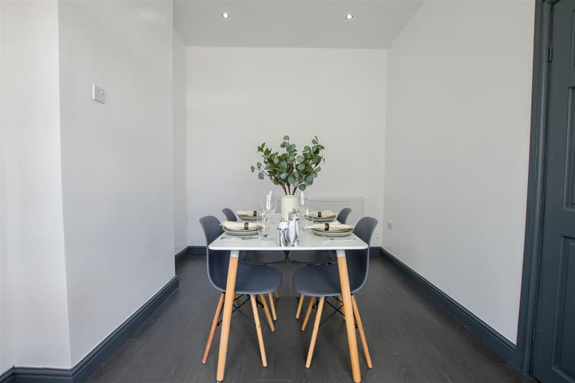 6, Katie Road - Image 10