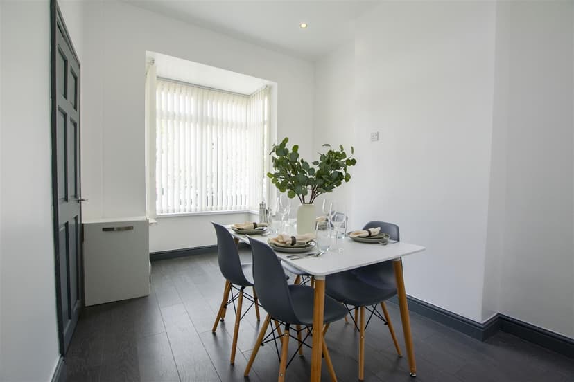 6, Katie Road - Image 9