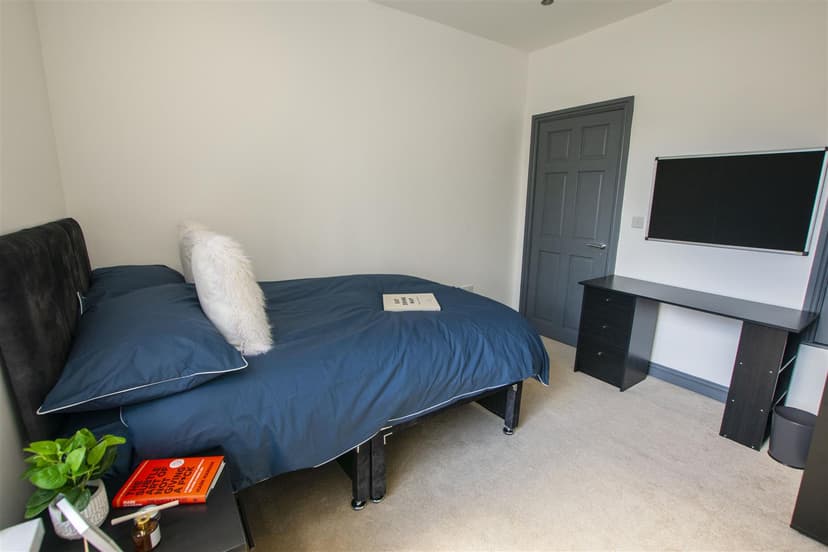 6, Katie Road - Image 7