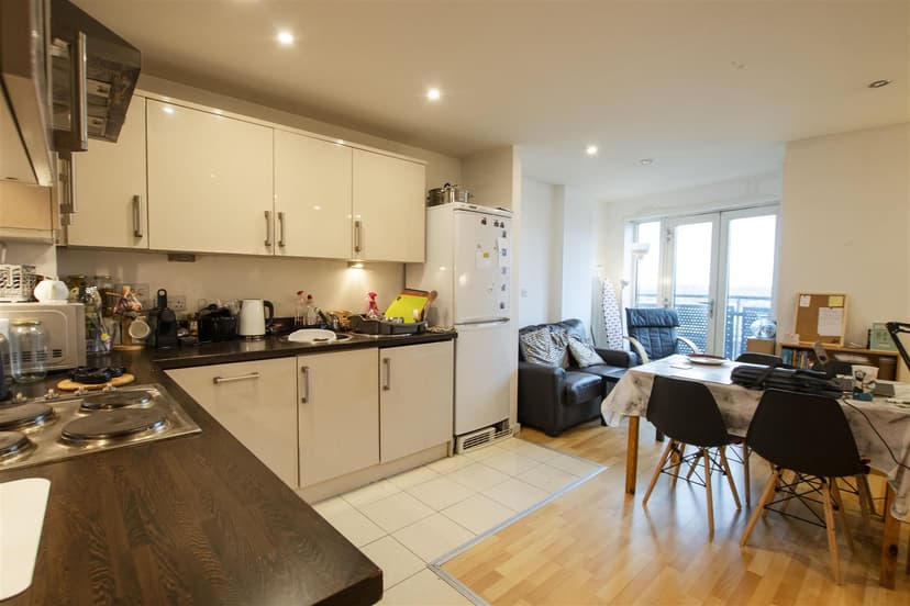 Apartment 1113, Masshouse Plaza - Image 3