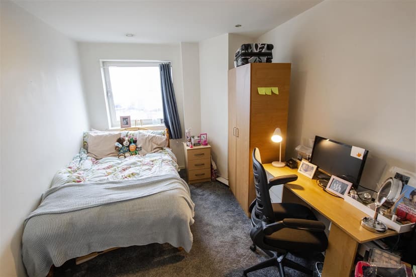 Apartment 1113, Masshouse Plaza - Image 2