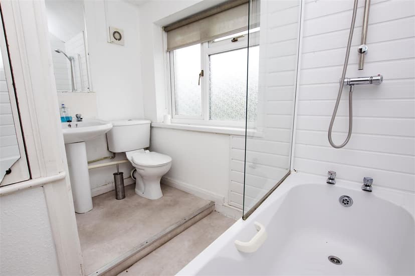 17, Quinton Road - Image 3