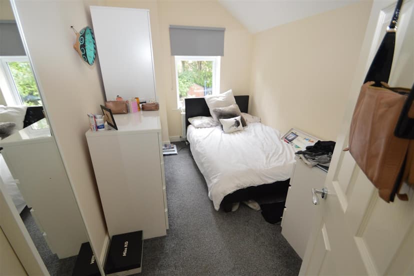 46, Umberslade Road - Image 4