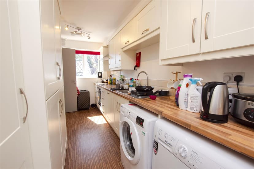 90, Heeley Road - Image 10