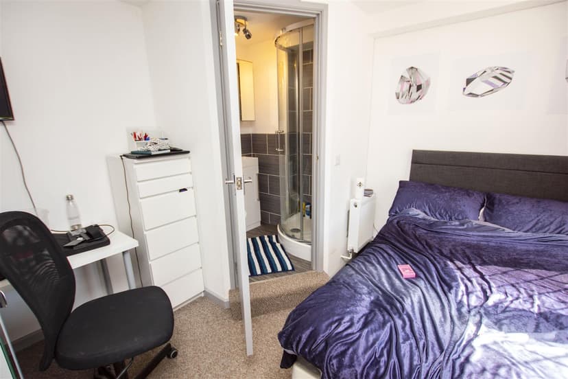 90, Heeley Road - Image 7