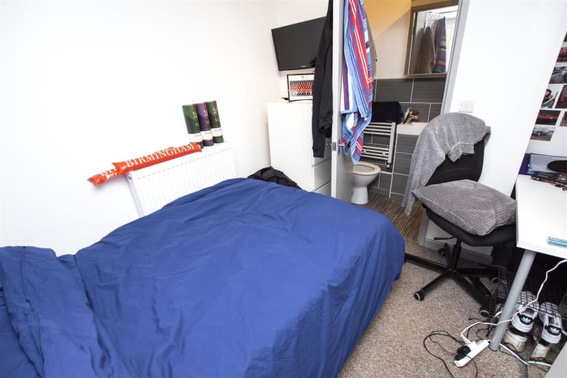 90, Heeley Road - Image 5