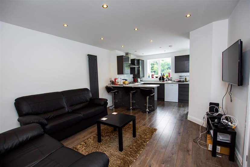 36, Quinton Road - Image 8