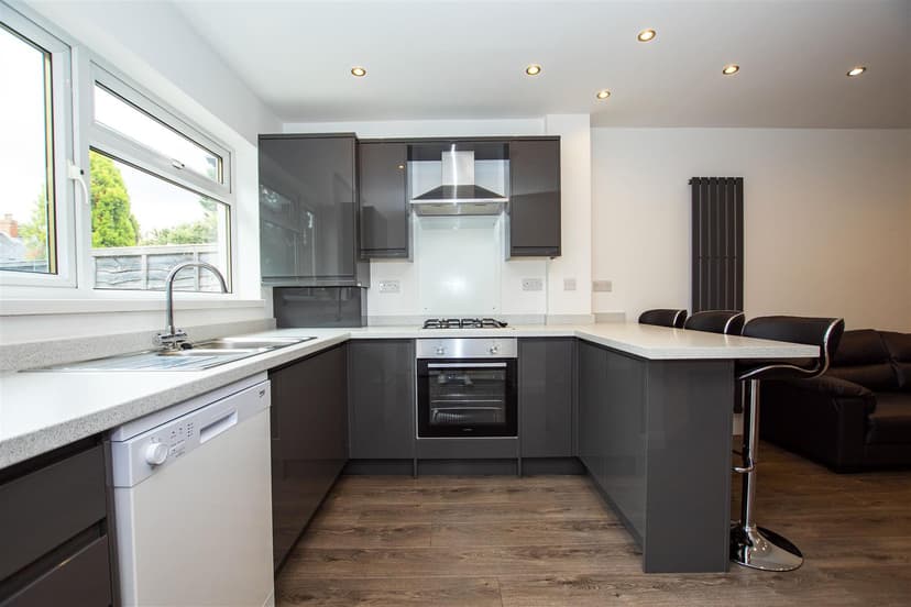 46, Quinton Road - Image 7