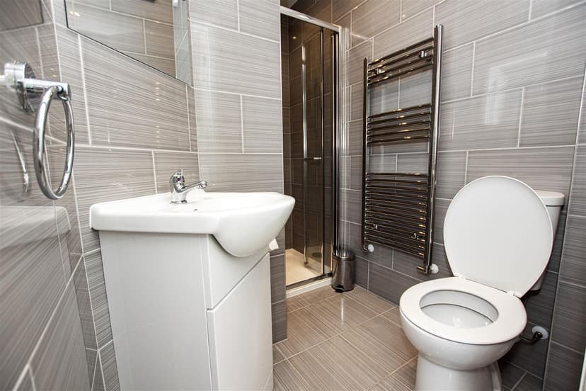 46, Quinton Road - Image 2