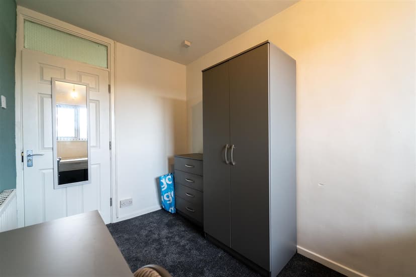 9, Wellman Croft - Image 17