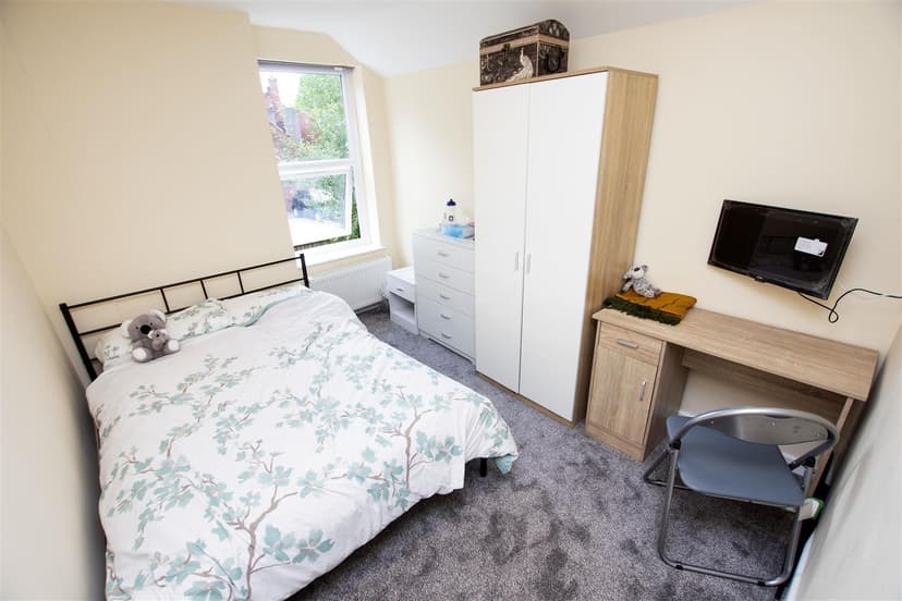 84, Raddlebarn Road - Image 11