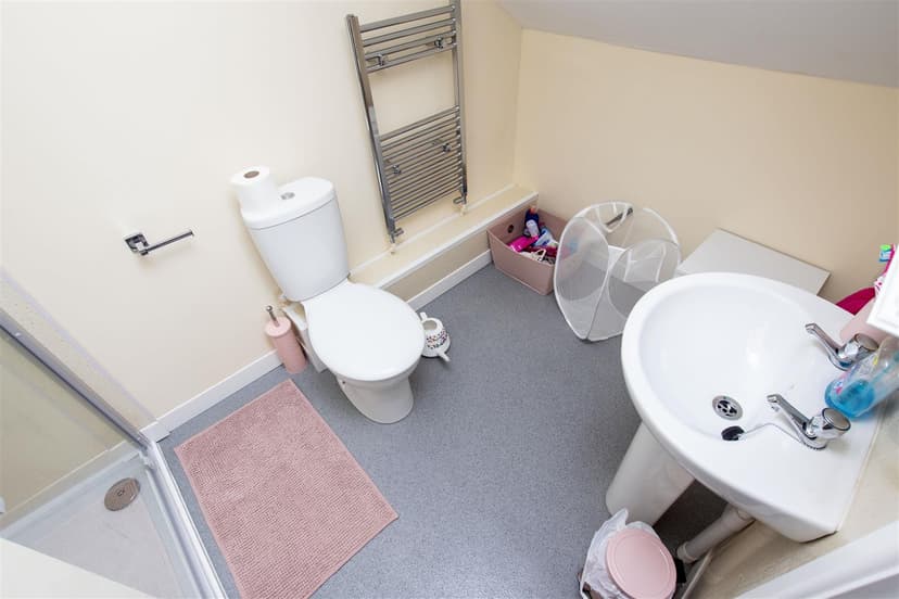 84, Raddlebarn Road - Image 9