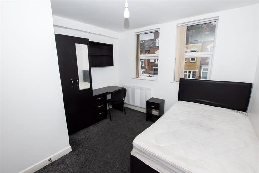 183, Tiverton Road - Image 6