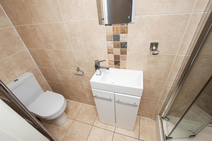 183, Tiverton Road - Image 3