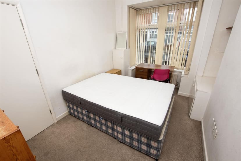 73, Milner Road - Image 2