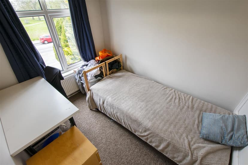 21, Gibbins Road - Image 6