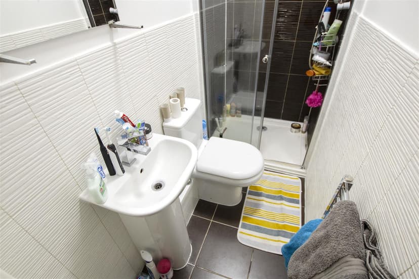 22, Winnie Road - Image 3