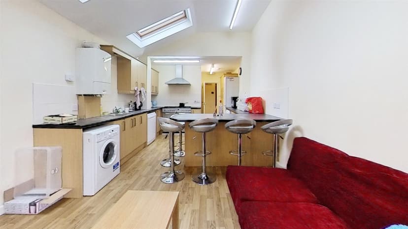 6, Harrow Road - Image 13