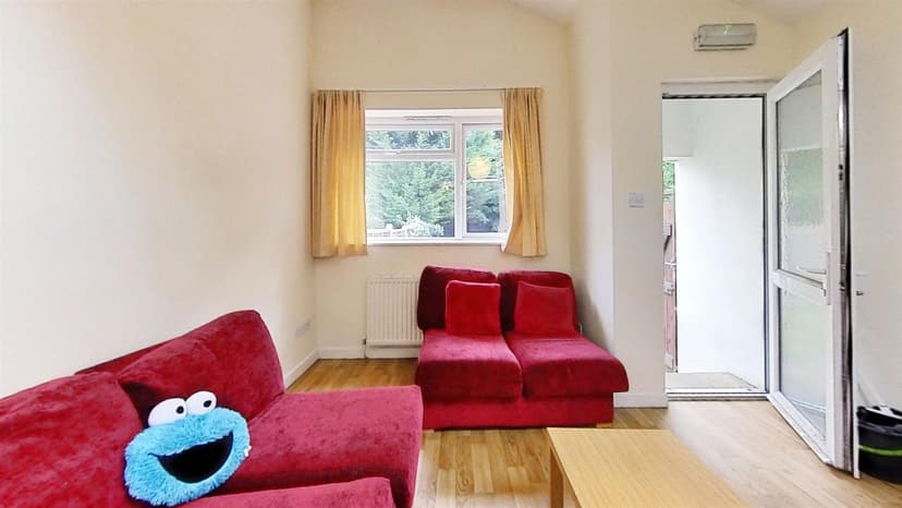 6, Harrow Road - Image 11