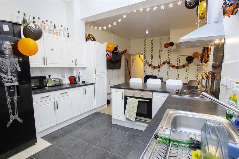 8, Newton Grove, Dartmouth Road - Image 11