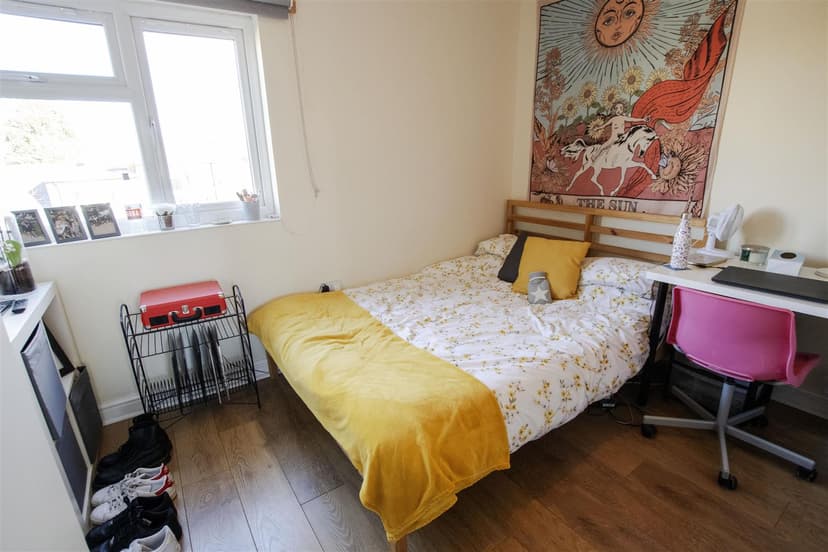 8, Newton Grove, Dartmouth Road - Image 5