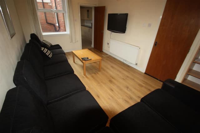 216, Heeley Road - Image 11